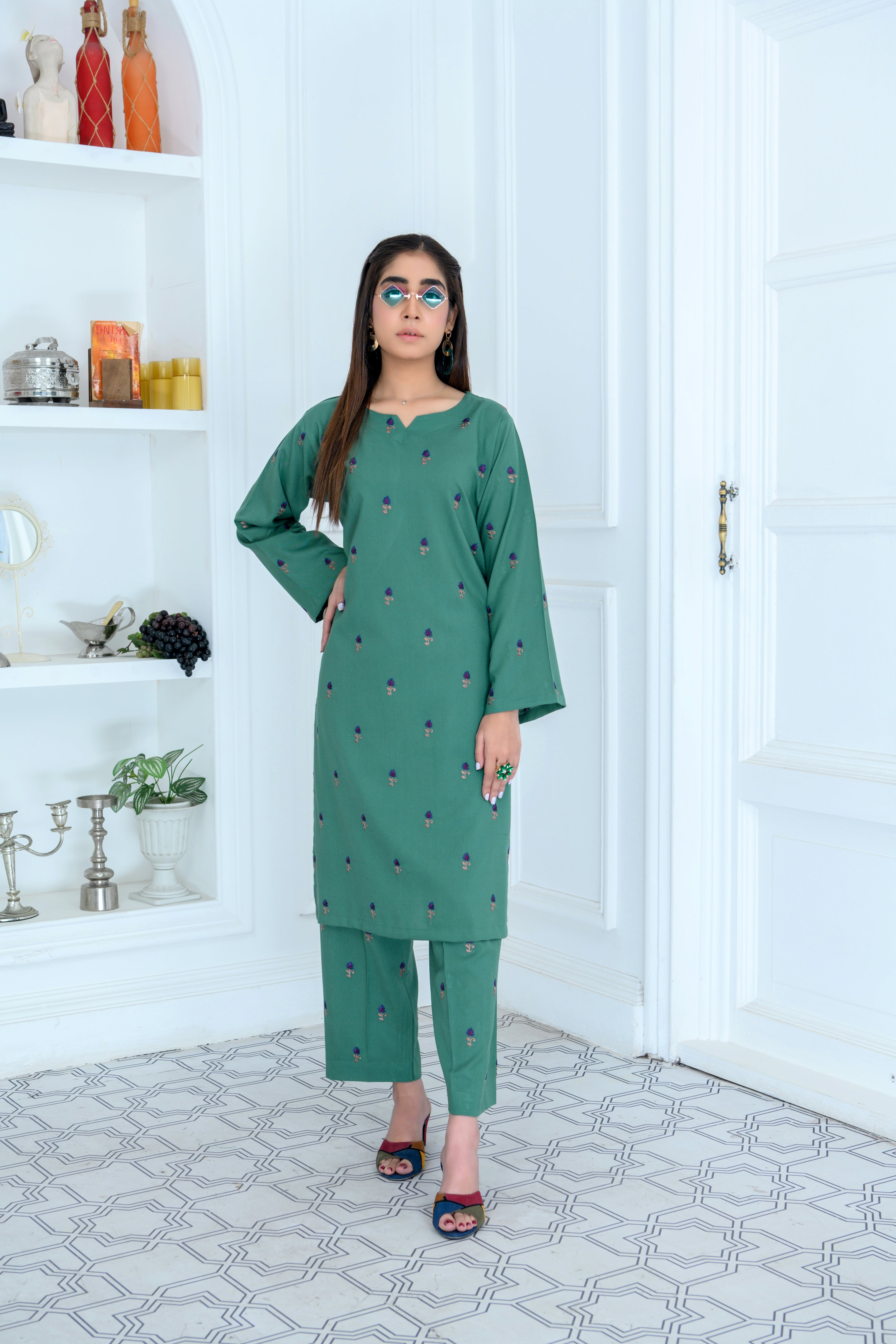 FW24-107 GREEN 2PCS EMBROIDERED KURTA WITH TROUSER2 - SHAYNARI