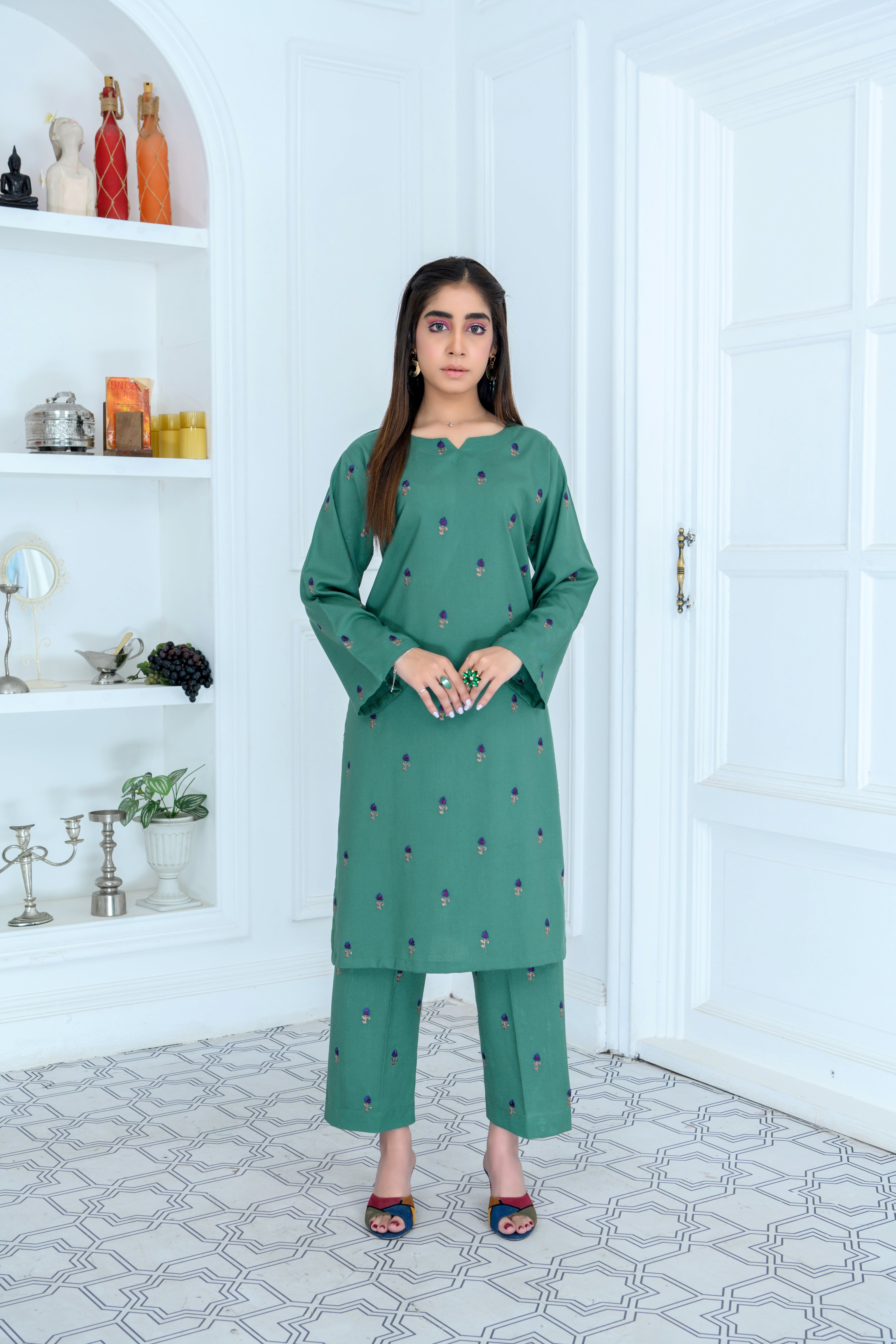 FW24-107 GREEN 2PCS EMBROIDERED KURTA WITH TROUSER2 - SHAYNARI