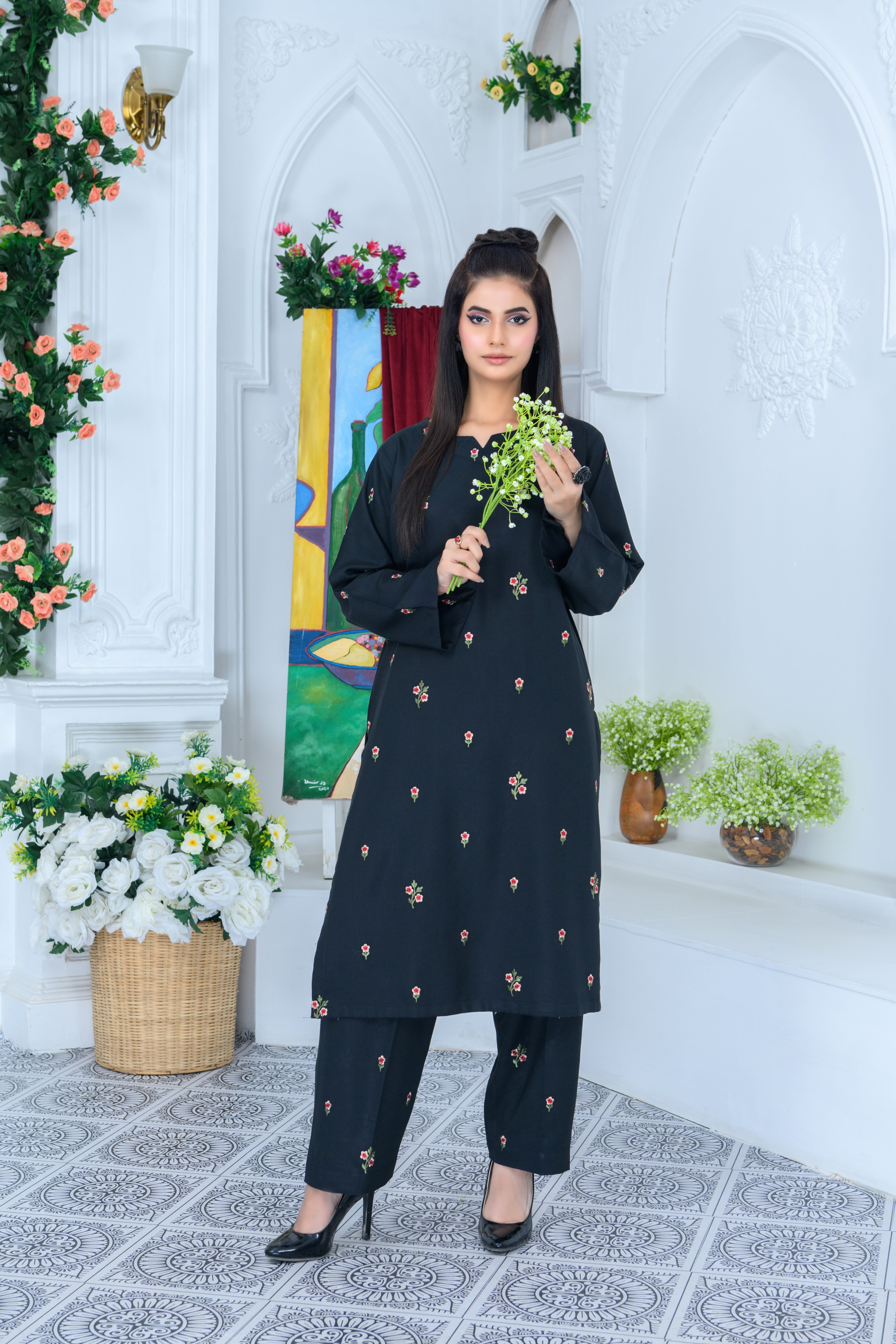 FW24-101 BLACK 2PCS EMBROIDERED KURTA WITH TROUSER - SHAYNARI