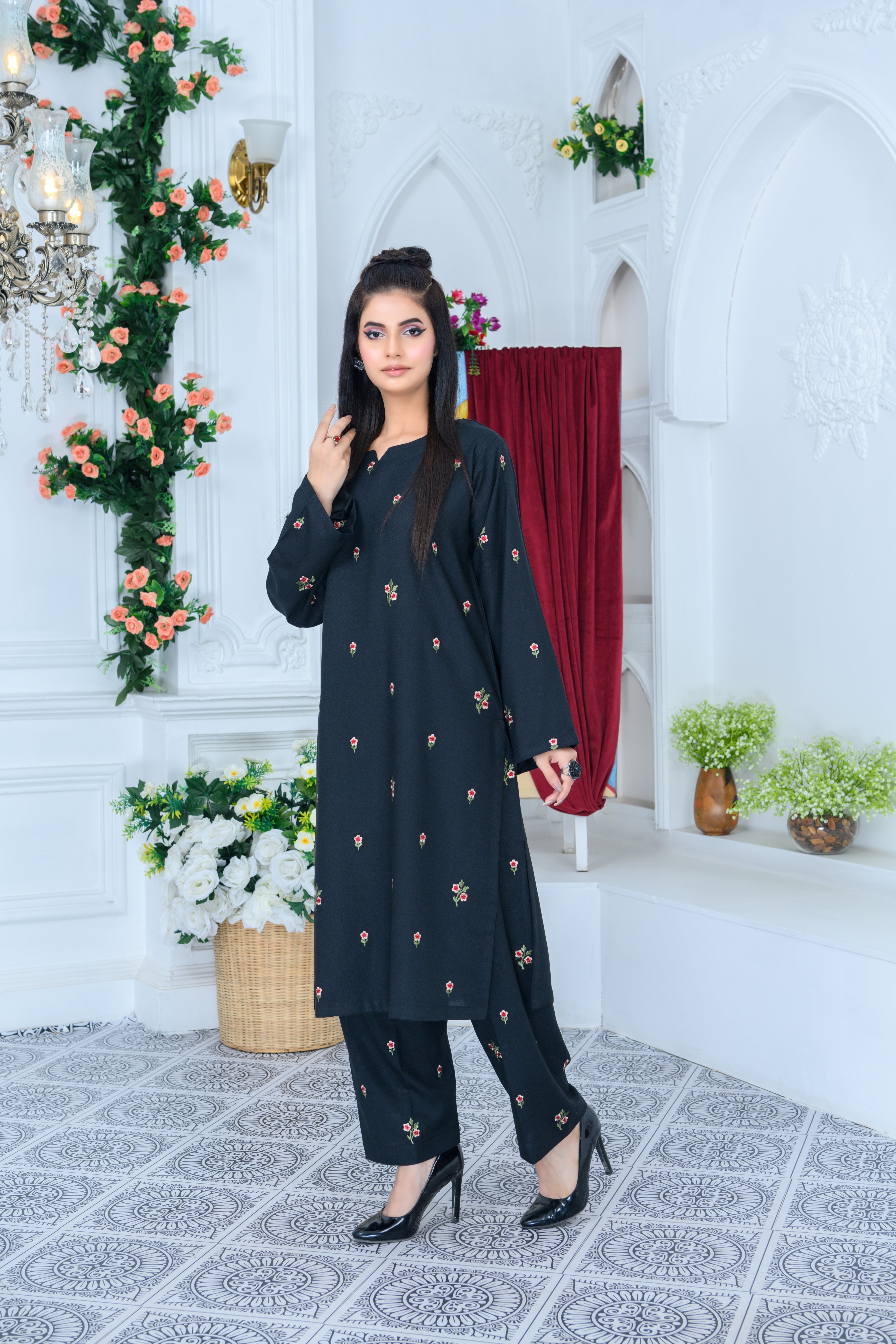 FW24-101 BLACK 2PCS EMBROIDERED KURTA WITH TROUSER - SHAYNARI