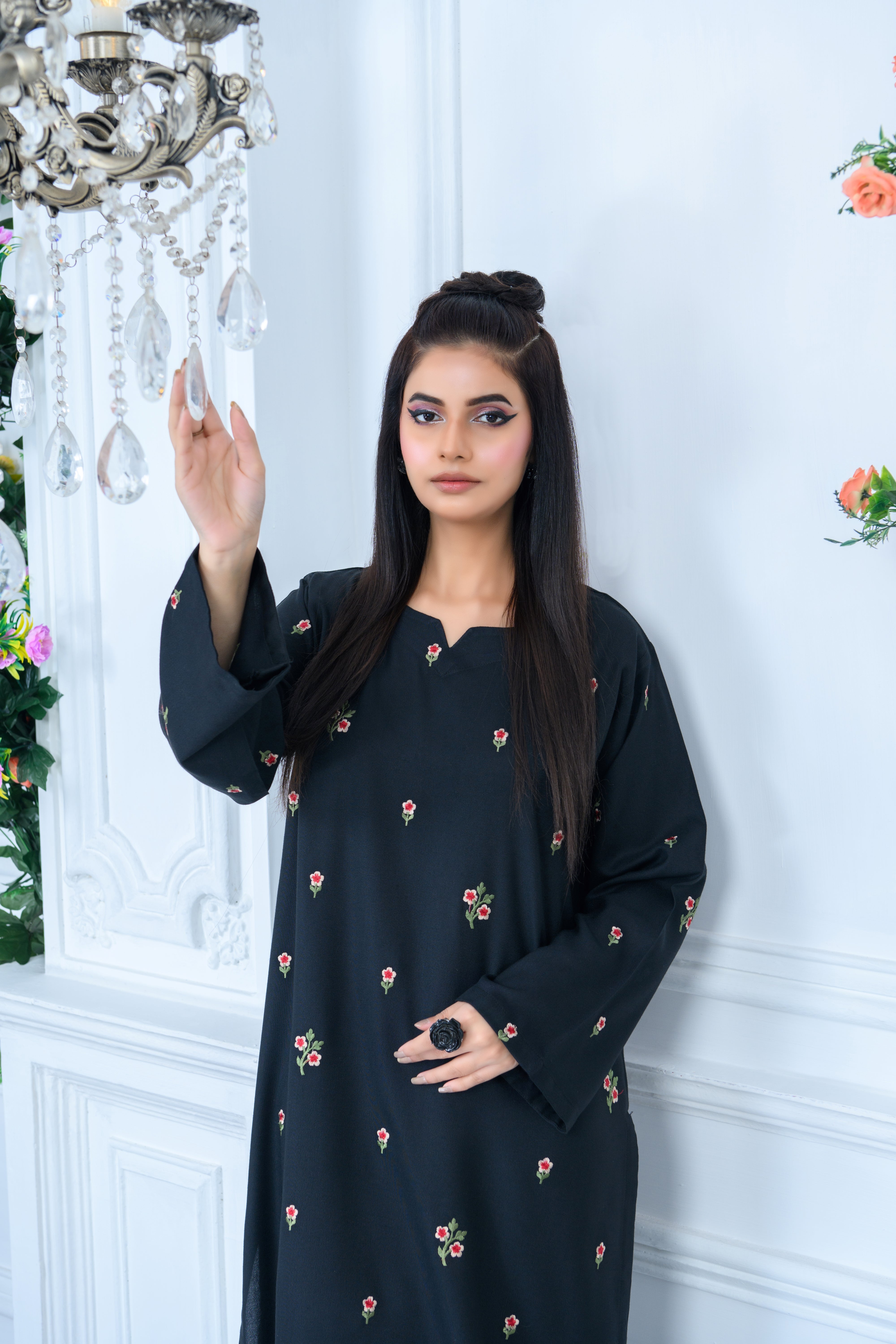 FW24-101 BLACK 2PCS EMBROIDERED KURTA WITH TROUSER - SHAYNARI