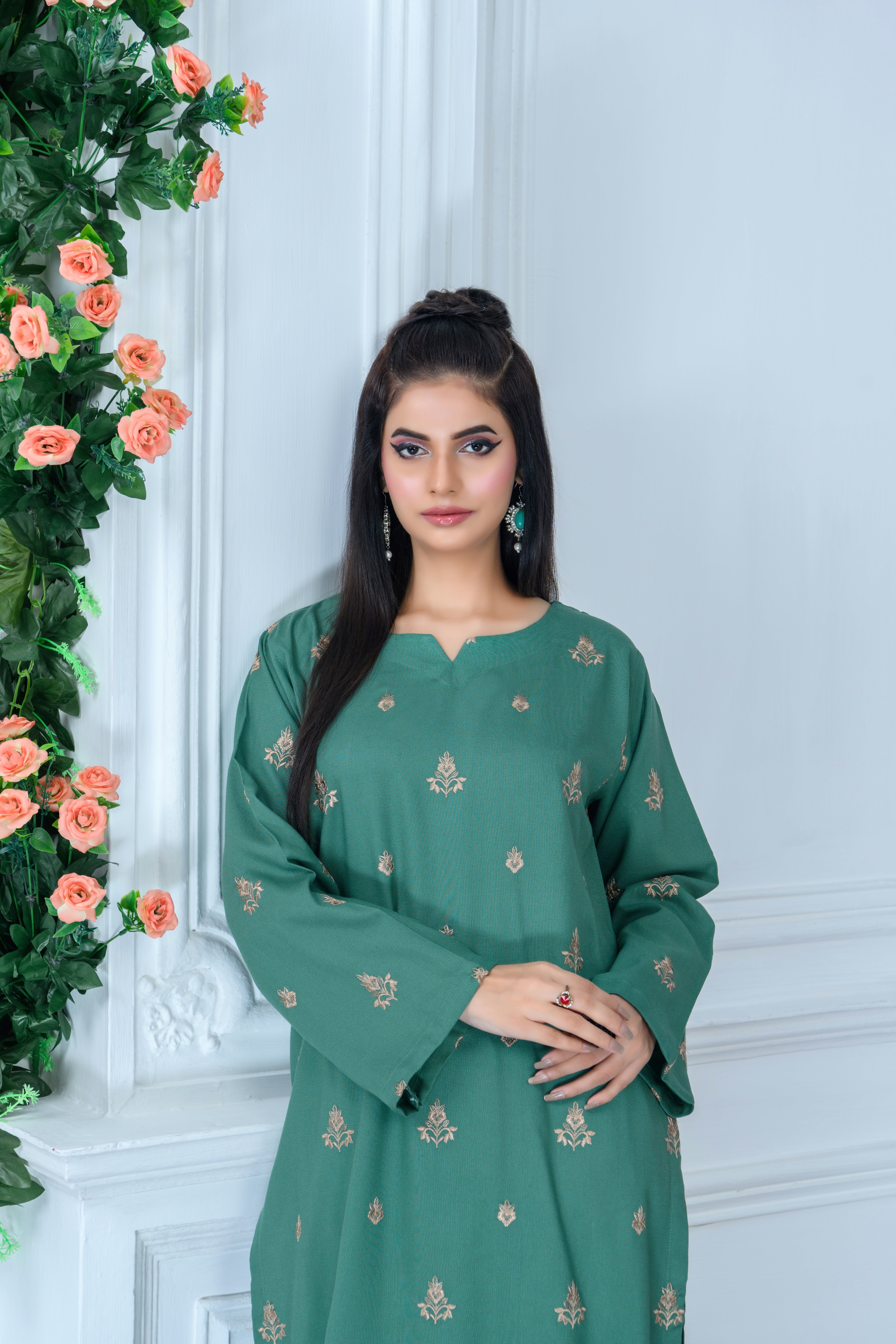 FW24-108 LIGHT GREEN 2PCS EMBROIDERED KURTA WITH TROUSER - SHAYNARI