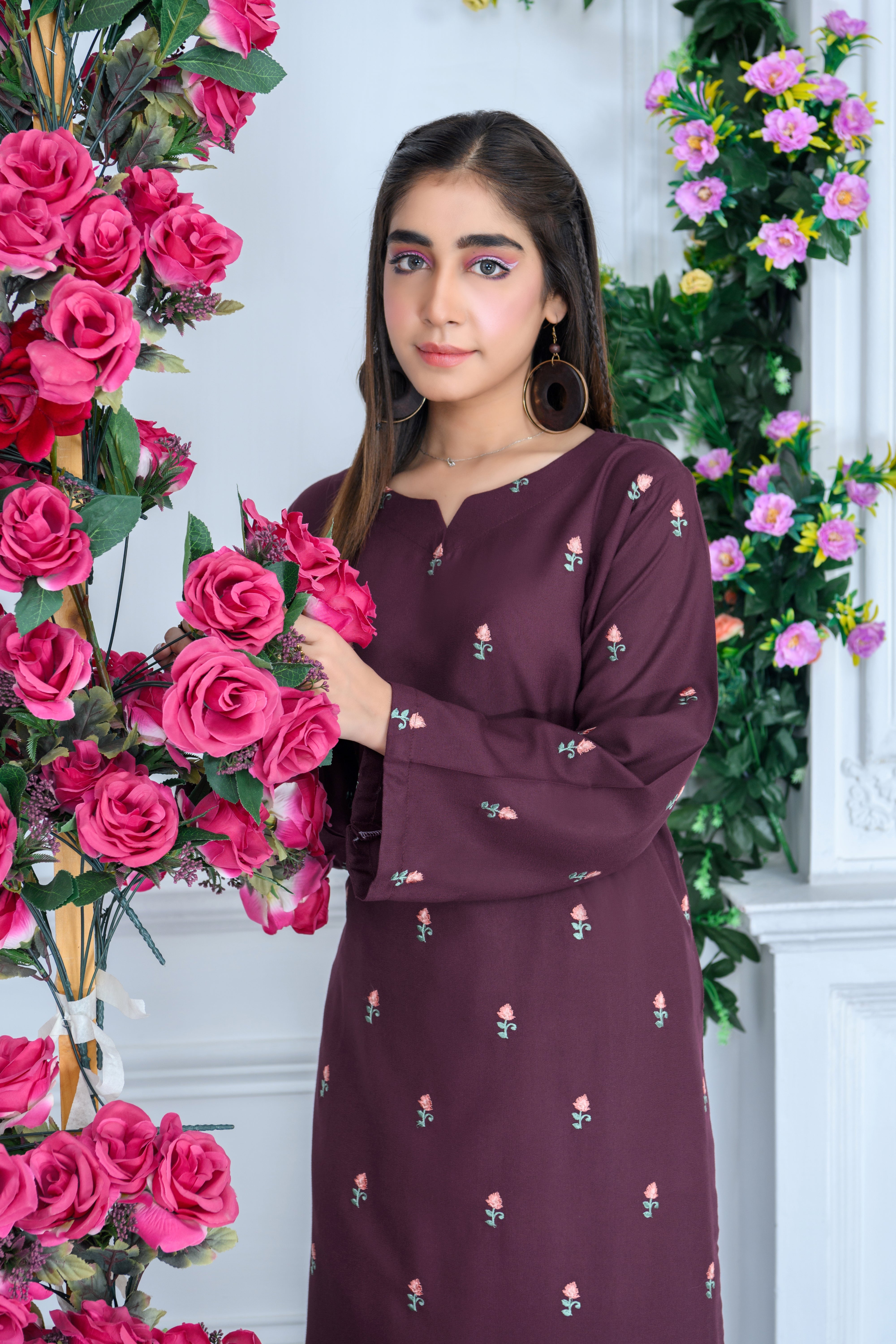 FW24-106 MAROON 2PCS EMBROIDERED KURTA WITH TROUSER - SHAYNARI