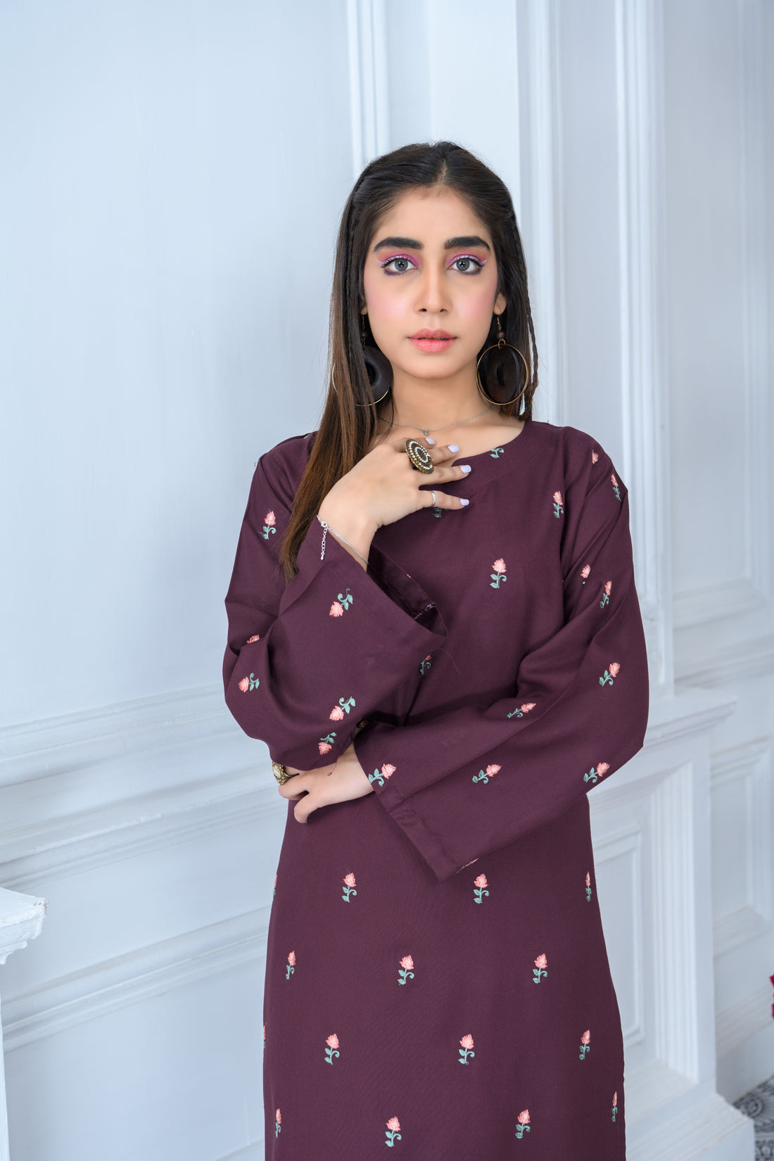 FW24-106 MAROON 2PCS EMBROIDERED KURTA WITH TROUSER - SHAYNARI