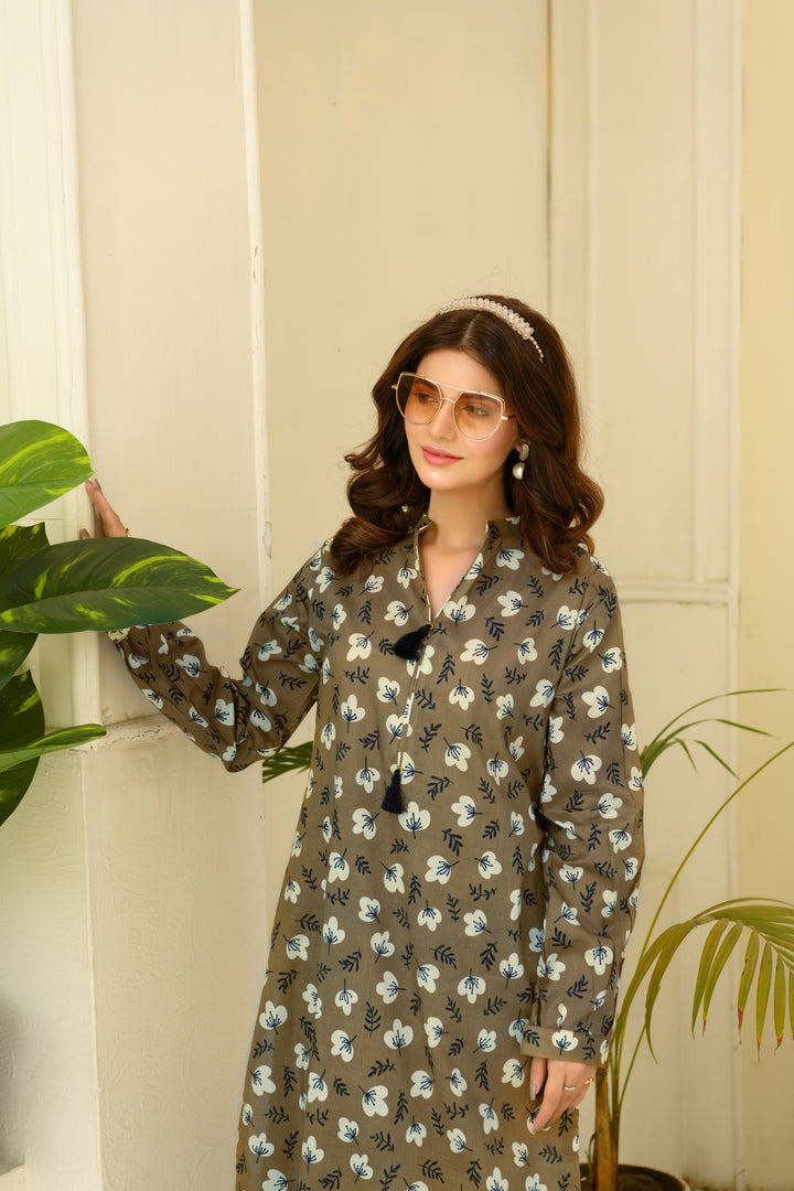 SS25-316 2PC Lawn Printed Shirt With Trouser