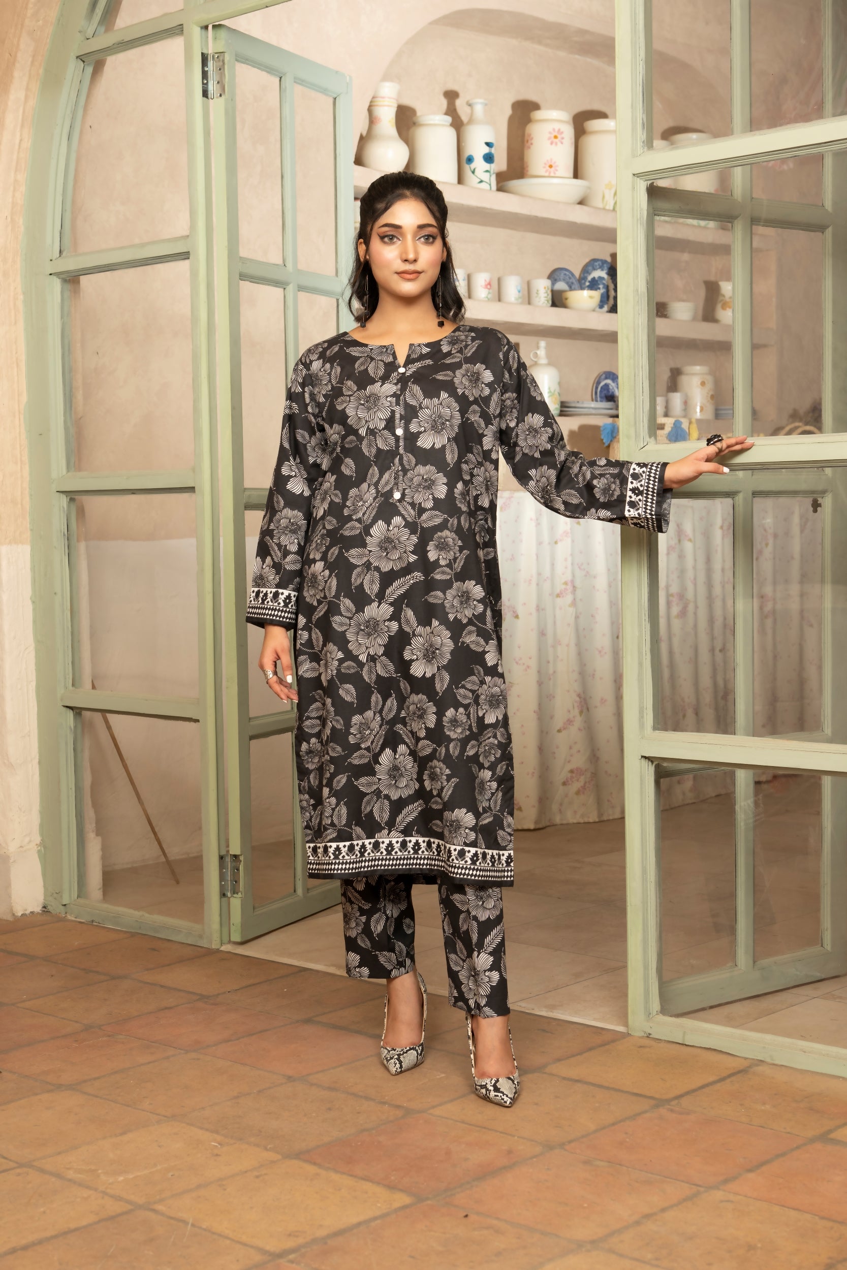 SS25-331 2PC Lawn Printed Shirt With Trouser