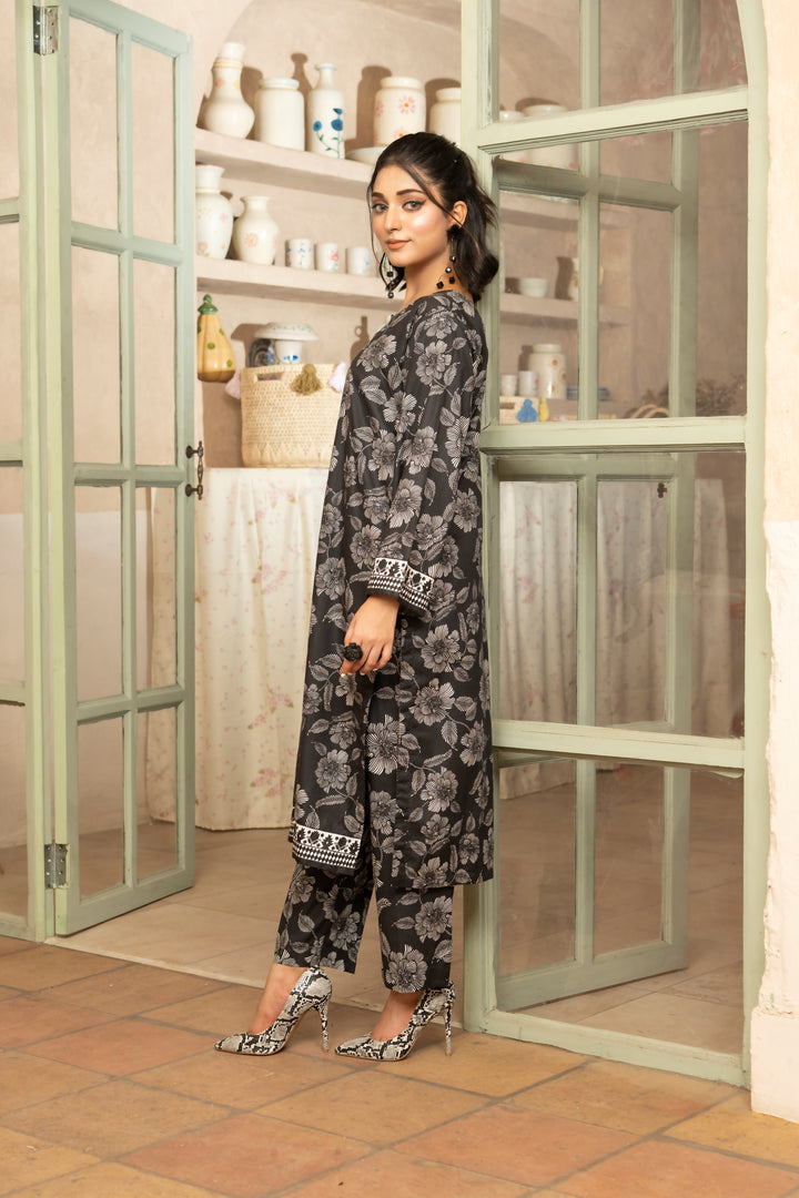 SS25-331 2PC Lawn Printed Shirt With Trouser
