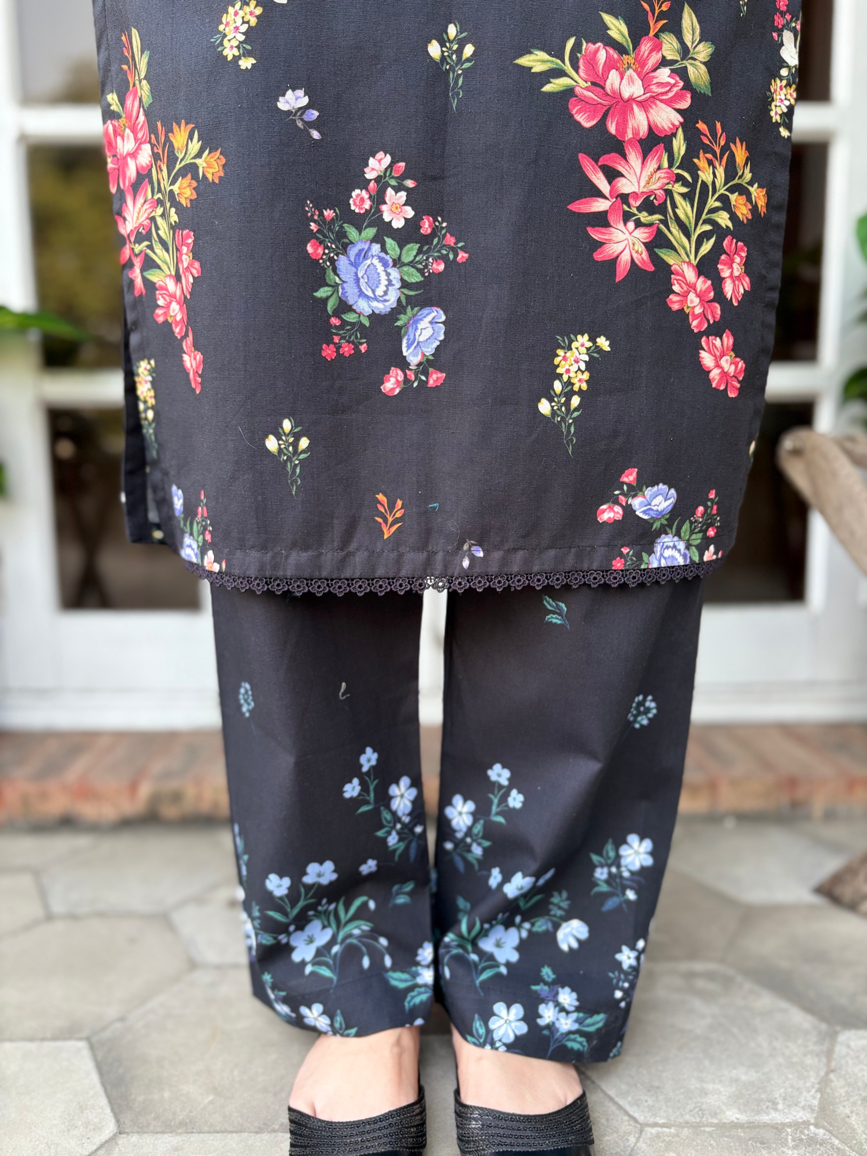 W25-118 2PC Khaddar Printed Shirt With Trouser
