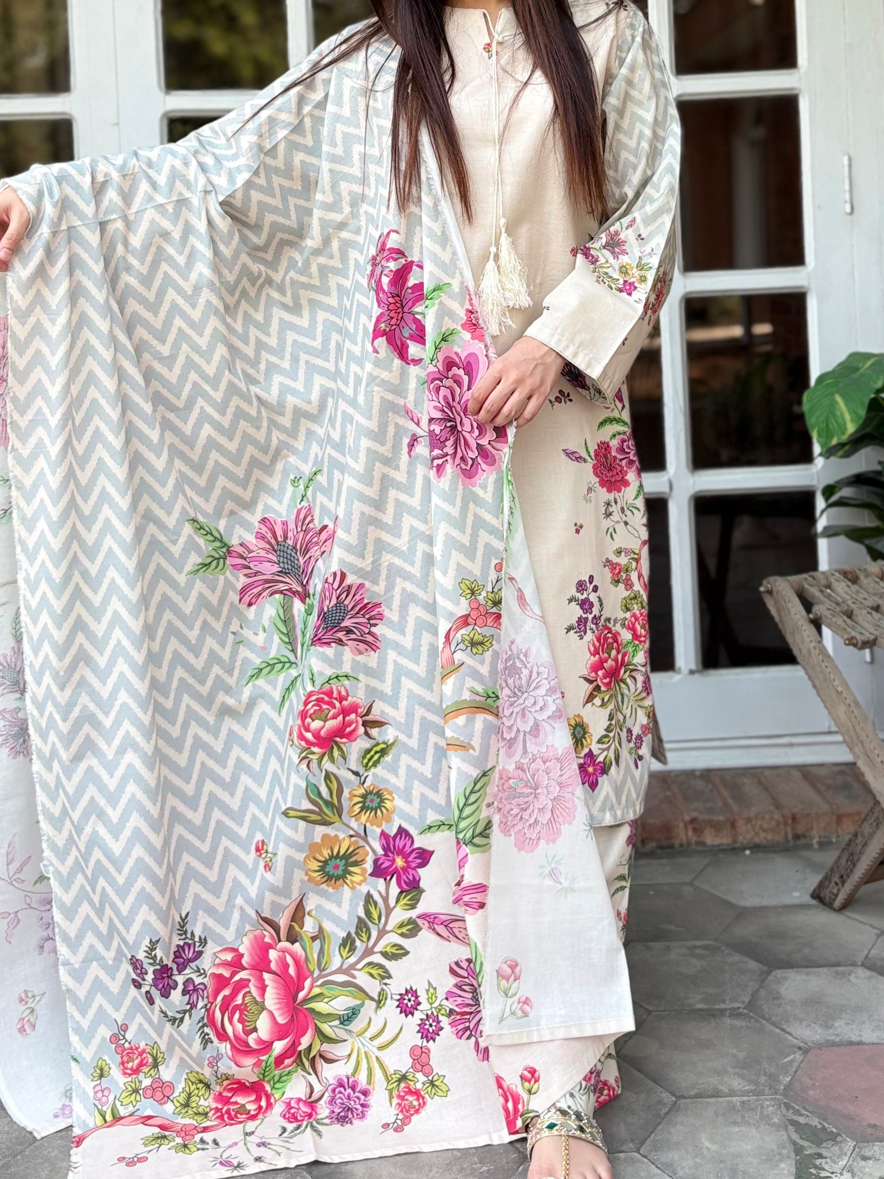 W25-117 3PC Khaddar Printed Shirt With Trouser
