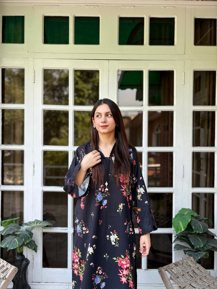 W25-118 2PC Khaddar Printed Shirt With Trouser