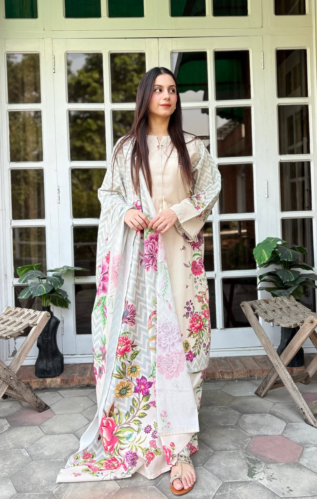 W25-117 3PC Khaddar Printed Shirt With Trouser