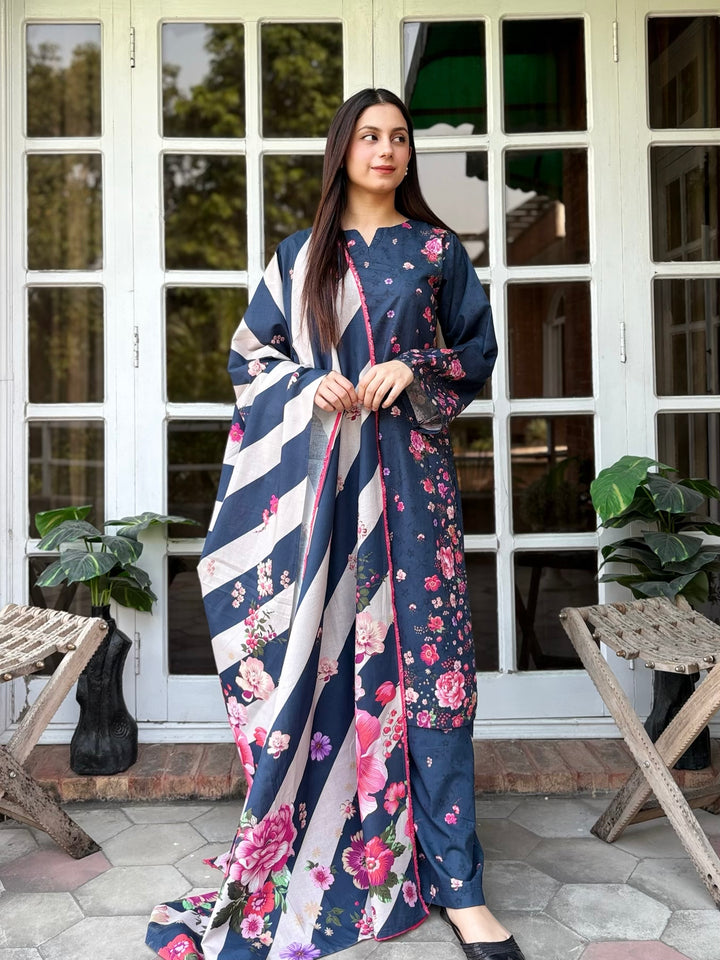 W25-116 3PC Khaddar Printed Shirt With Trouser