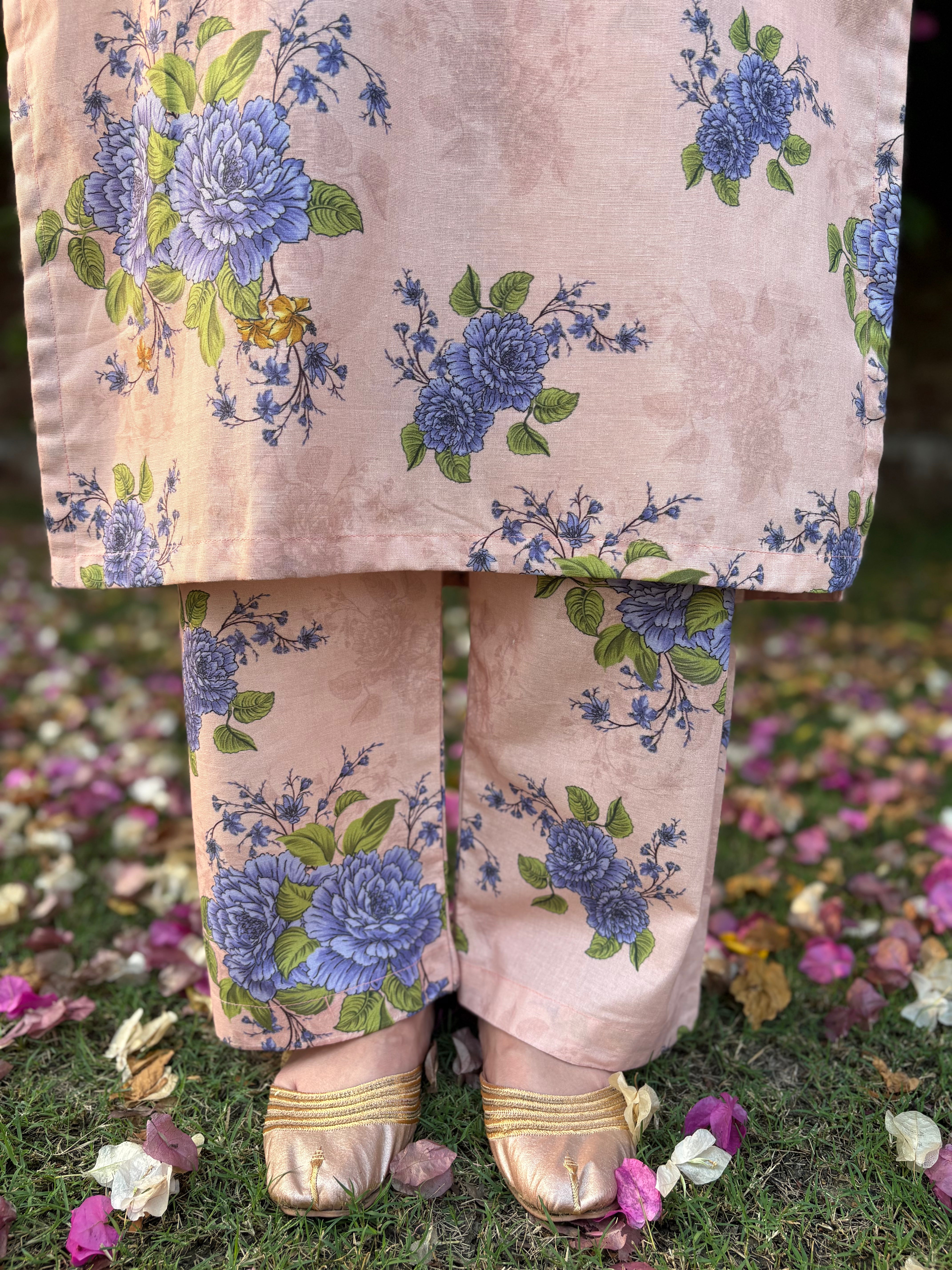 W25-113 2PC Khaddar Printed Shirt With Trouser