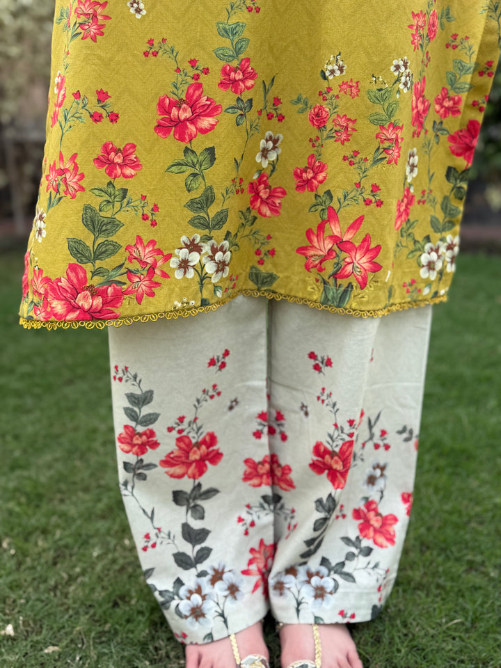 W25-115 2PC Khaddar Printed Shirt With Trouser