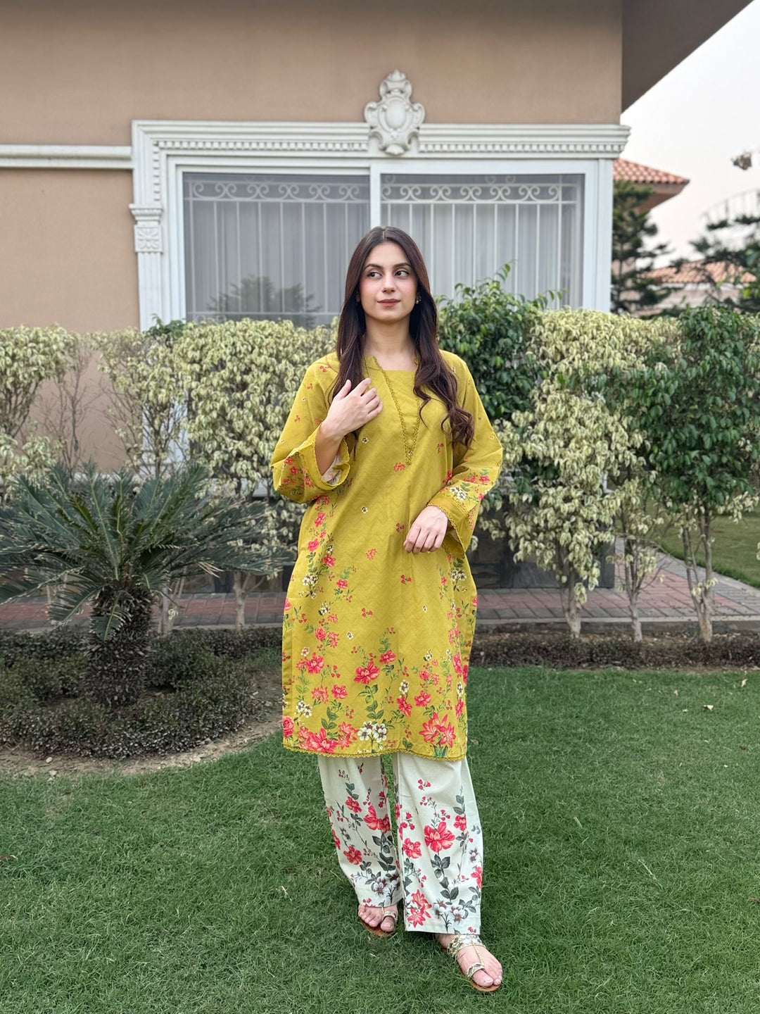 W25-115 2PC Khaddar Printed Shirt With Trouser