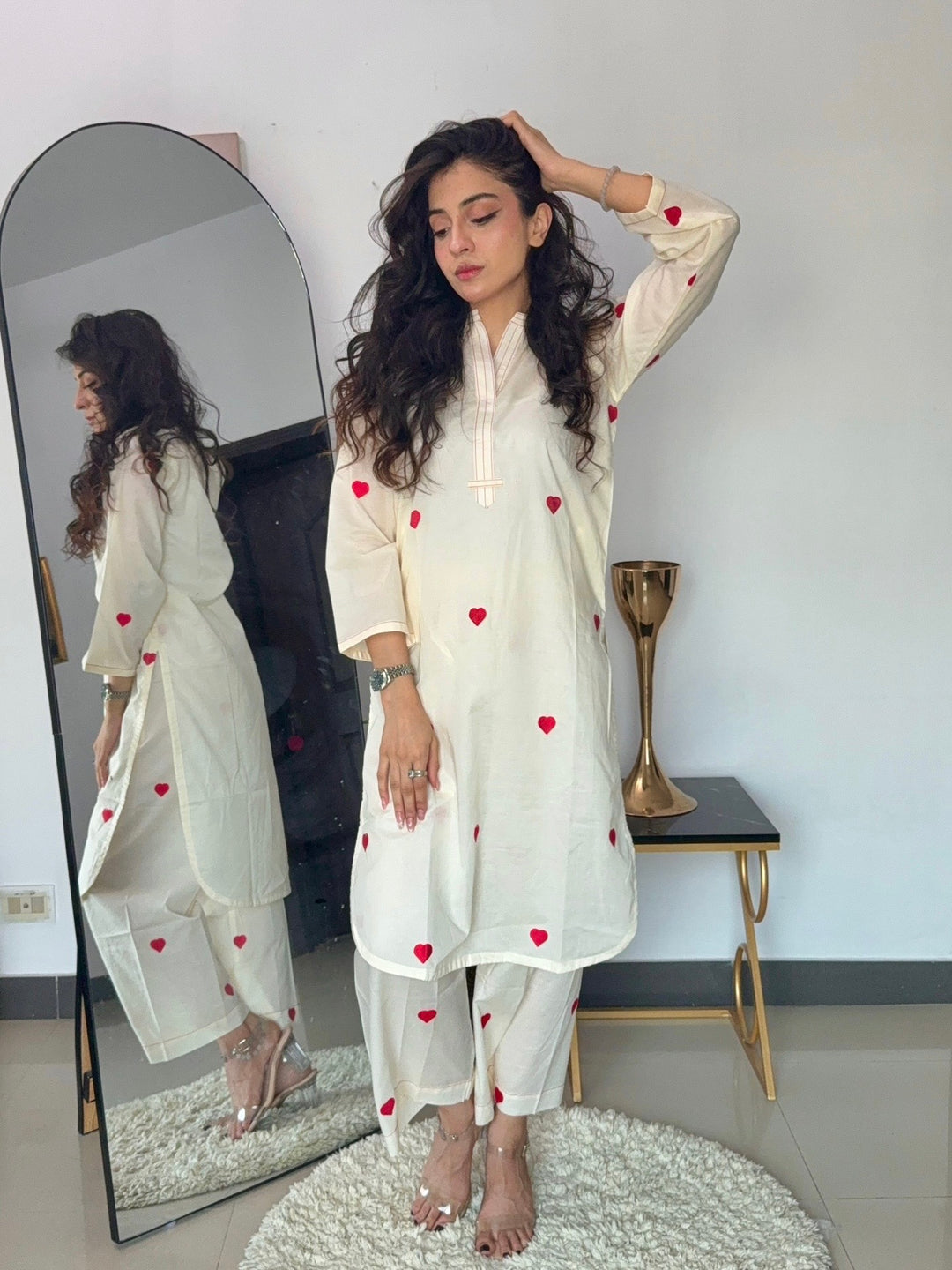 SE25-401 2PCS LAWN EMBROIDERED KURTA WITH TROUSER