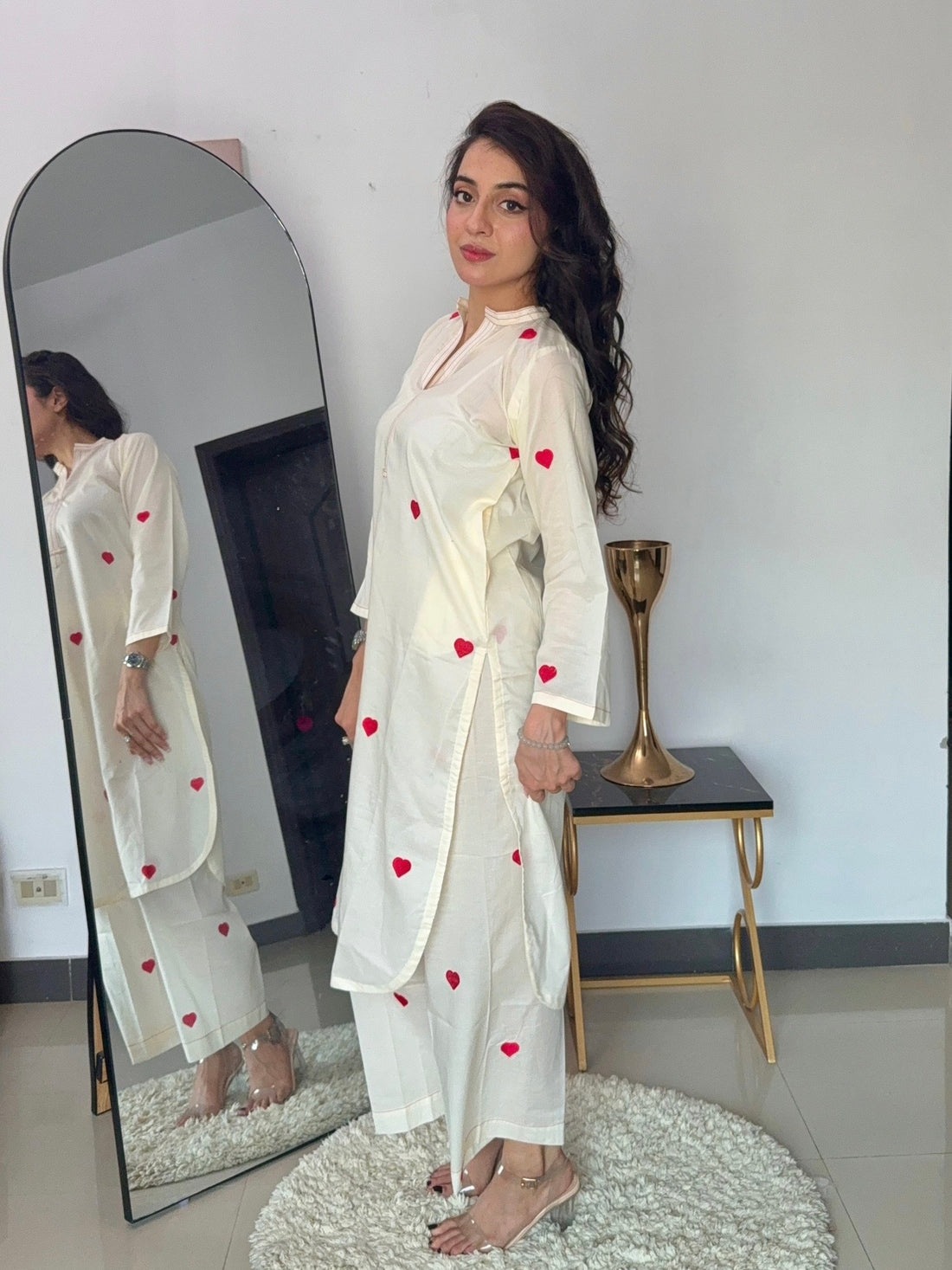 SE25-401 2PCS LAWN EMBROIDERED KURTA WITH TROUSER