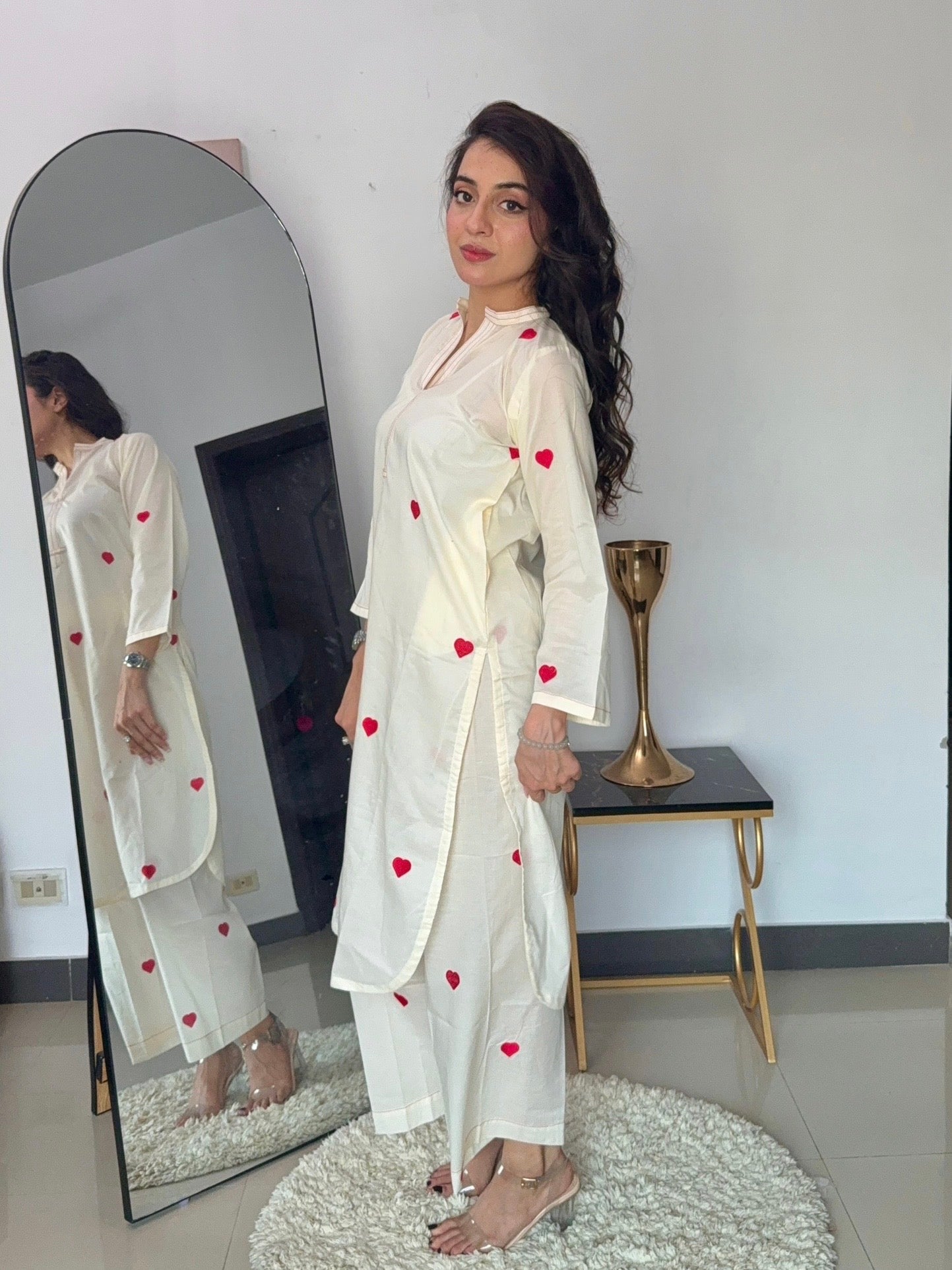 SE25-401 2PCS LAWN EMBROIDERED KURTA WITH TROUSER
